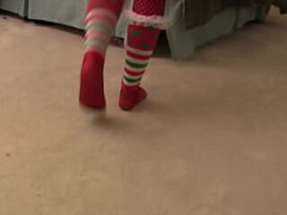 Santa&#039_s helper gave him the best lap dance gift ever!