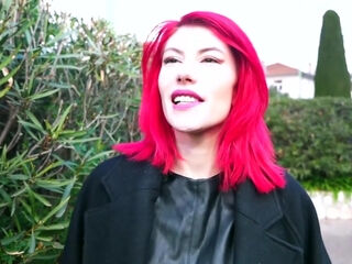 Oney, 23, welcomes us to her home in Aix-en-Provence to try... anal! - Jacquie et Michel TV