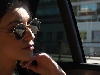 [SOFT] On the farm with Carollina! - Jacquie et Michel TV