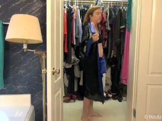 Sammie Jenkins strips naked by her closet - WeAreHairy