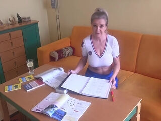 Blonde Cougar Finish Her French Lesson With Dildo Play