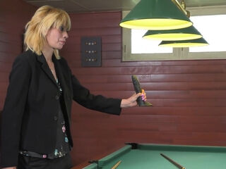 Feline's thick fur covering on its vulva region, numerical identifier 6199