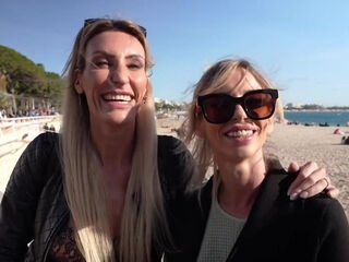 Liz, 27, has a patience problem... - Jacquie et Michel TV