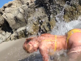 Livia displays her immoderate taste for women! - Jacquie et Michel TV