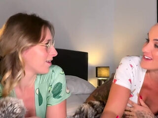 Elise hard to do with two lads ... - Jacquie et Michel TV