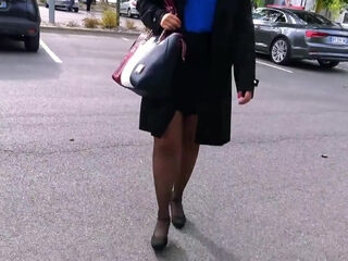 Luna, 31, is constantly in the game! - Jacquie et Michel TV