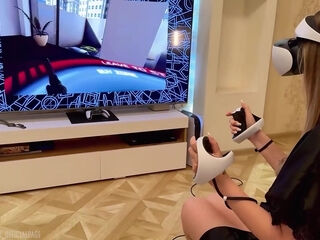 Stepson Fucks Stepmom While She's in Virtual Reality