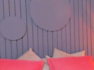 solo big tits camgirl