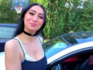 Tiny's (very) big challenge! - Jacquie et Michel TV