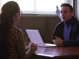 Julia loves to be watched... - Jacquie et Michel TV