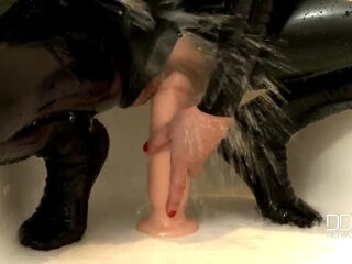 Bartroom dildoing in latex